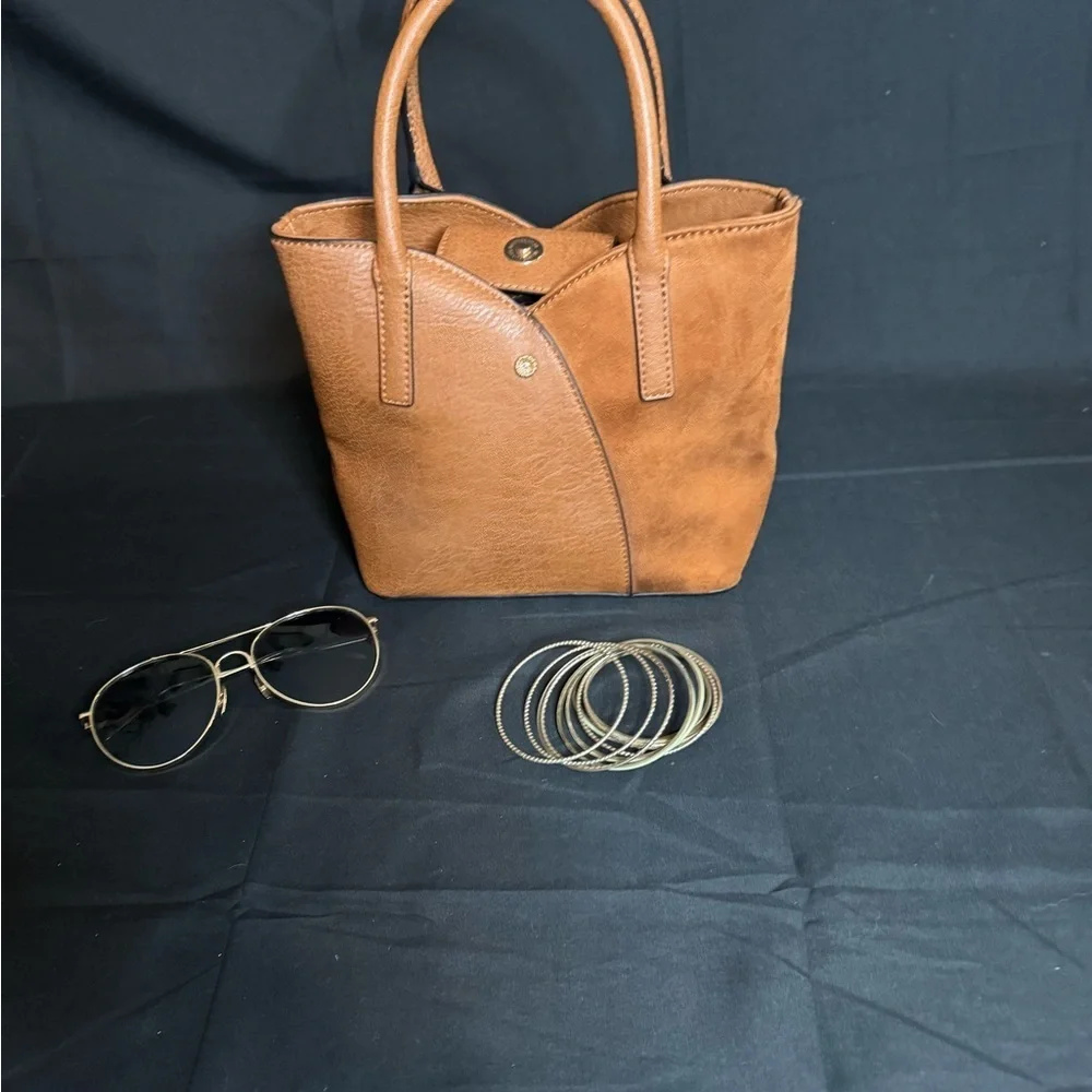 Elegant Lauren Conrad tan Leather Handbag - Picture 7 of 10